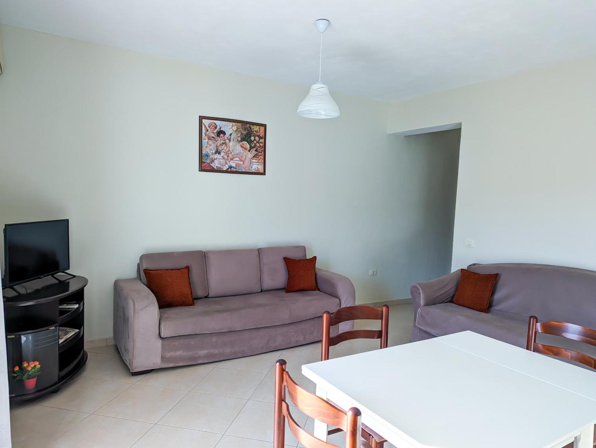Sarah'S Apartments - 5 Min Walk To Beaches & Boulevard - Big Balcony! ซารานเดอ ภายนอก รูปภาพ