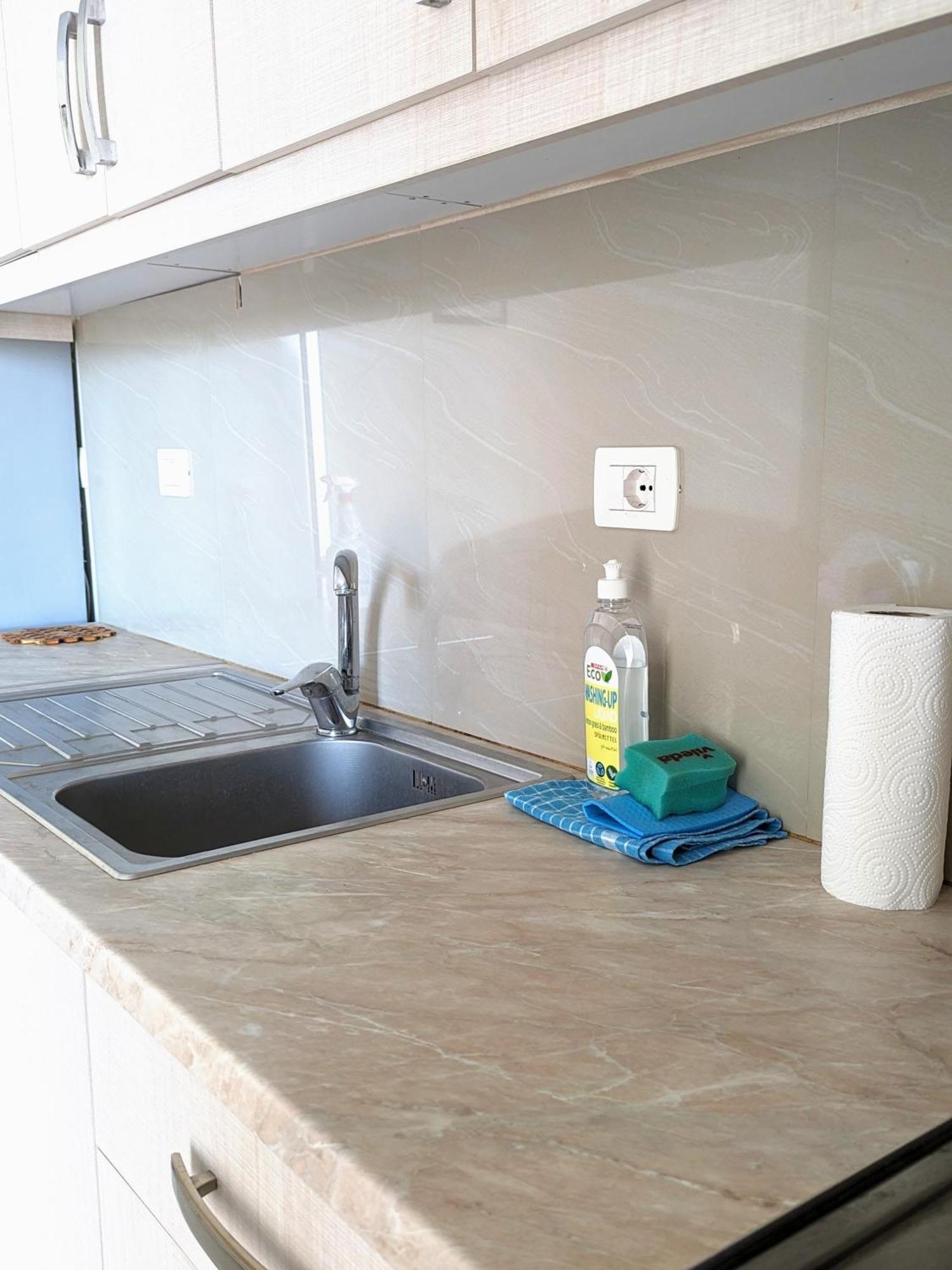 Sarah'S Apartments - 5 Min Walk To Beaches & Boulevard - Big Balcony! ซารานเดอ ภายนอก รูปภาพ