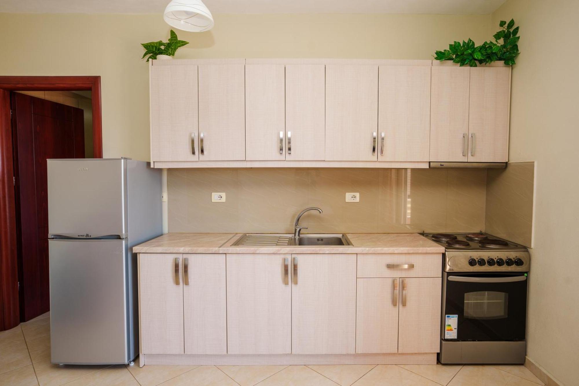 Sarah'S Apartments - 5 Min Walk To Beaches & Boulevard - Big Balcony! ซารานเดอ ภายนอก รูปภาพ